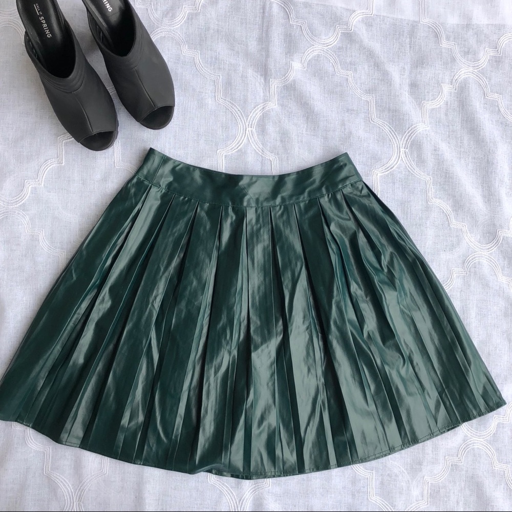 SALE💫 ASOS green pleat faux leather skater skirt